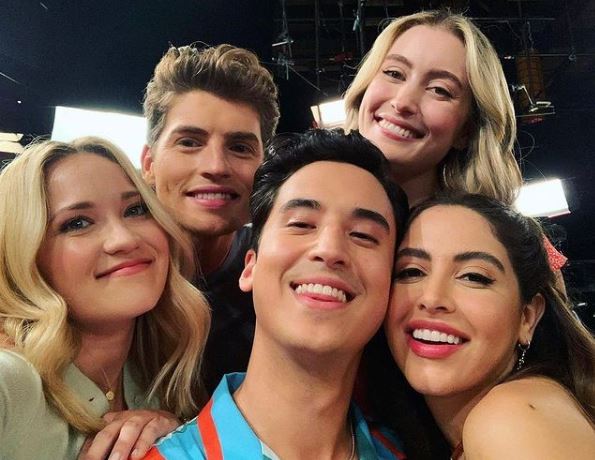Olivia Macklin with the cast of Pretty Smart