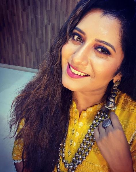 Priyanka Deshpande Biography, Wikipedia (Age, Birthday & Education)
