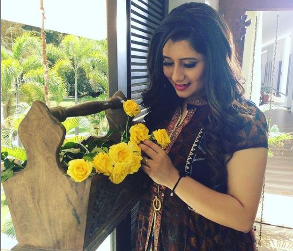 Priyanka Deshpande Net Worth income