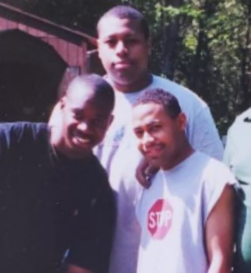 Ricarlo Flanagan's old photo with his friends