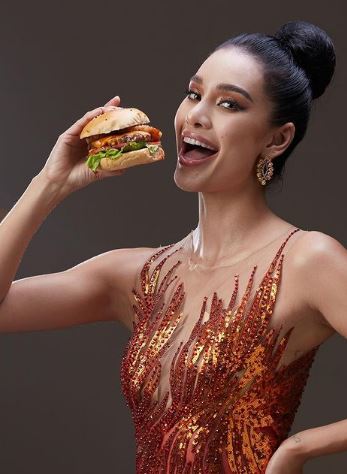 Rose Aberasturi likes burgers