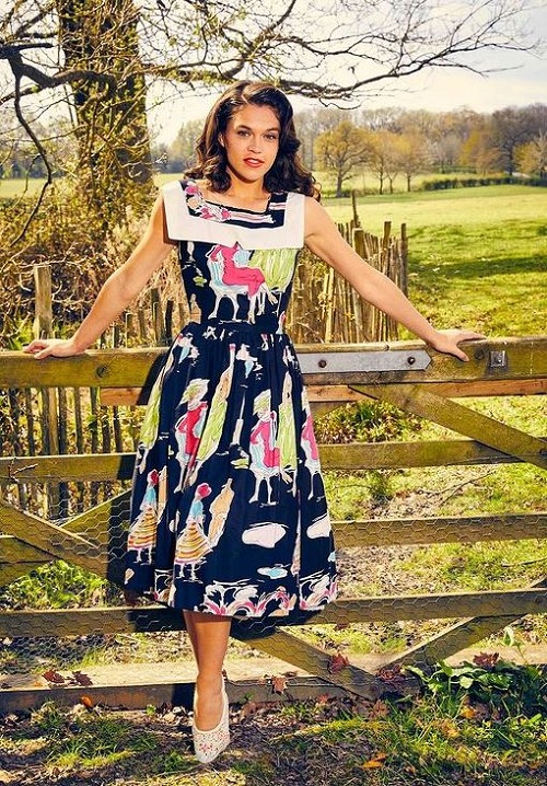 Sabrina Bartlett Height & Weight