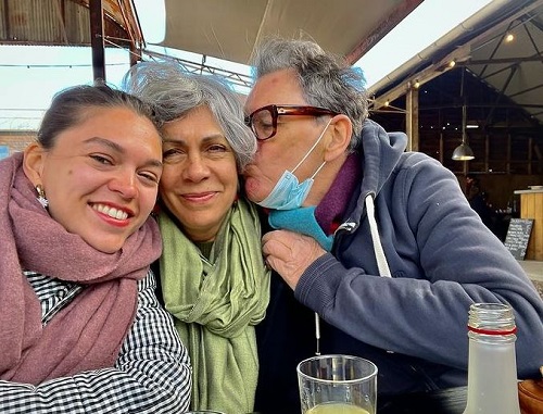 Sabrina Bartlett was photographed with her father and mother