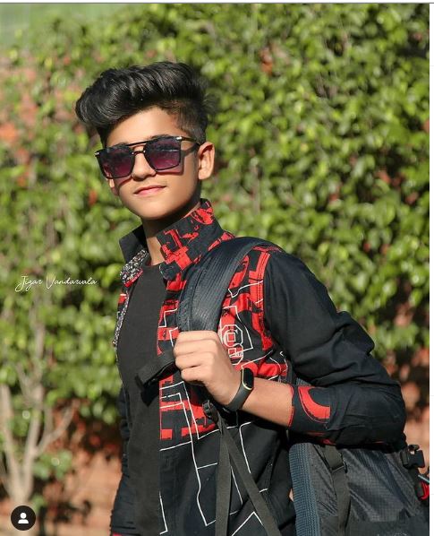 Tarun Kinra Biography, Birthday, Wikipedia (Age, Birthday & Early life)
