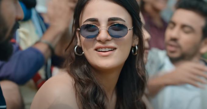 The female lead role of Kartika is played by Radhika Madan