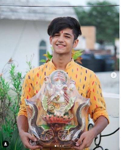 Tarun Kinra celebrating ganesh chaturthi