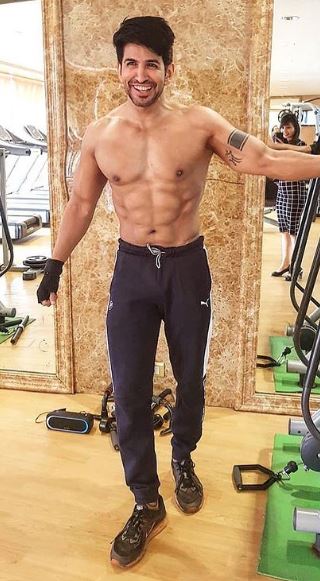 Vishal Kotian height