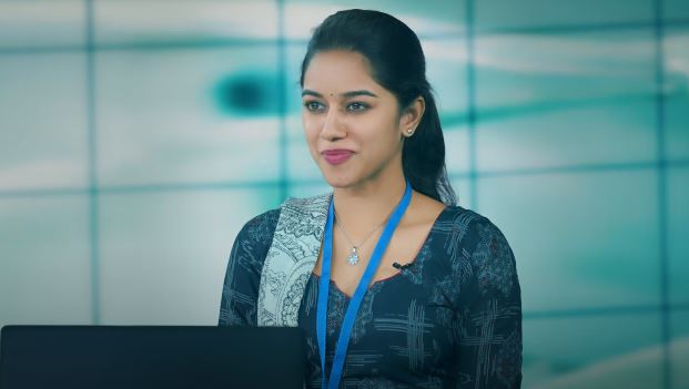 Actress Mirnalini Ravi played the lead role of Nisha