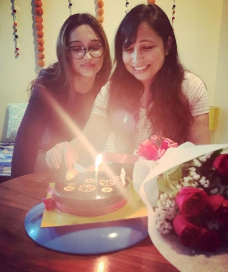 Akanksha Sharma with her mother Sakshi Sharma