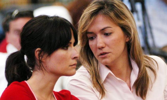 Allegra Gucci with her sister