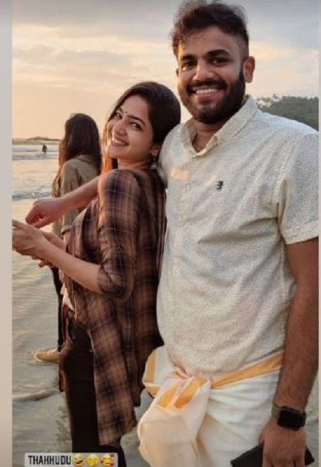 Anjana Shajan with her brother