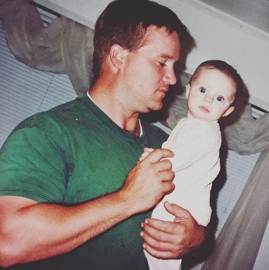 Anna Jay old image with her dad