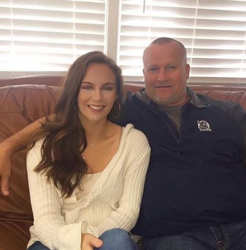 Who is Anna Jay? Biography, Wiki, Height, Weight, Age, Husband, Parents, Ethnicity, Net worth & More