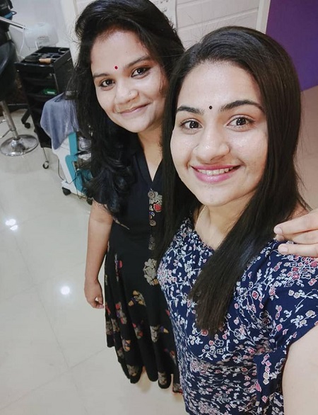 Apsara Ratnakaran with her sister Aiswarya Ratnakaran