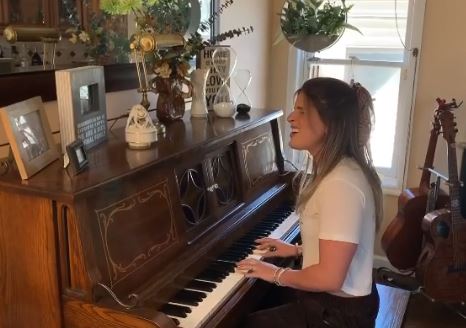 Bella Denapoli learned to play Piano