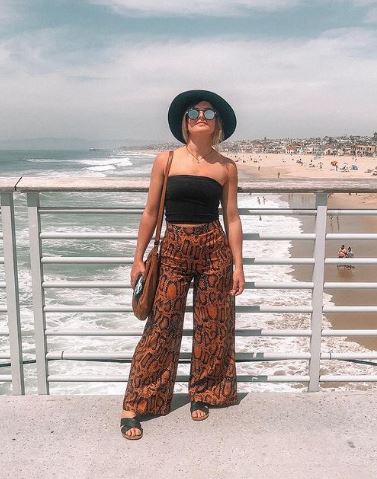 Bella Denapoli likes traveling