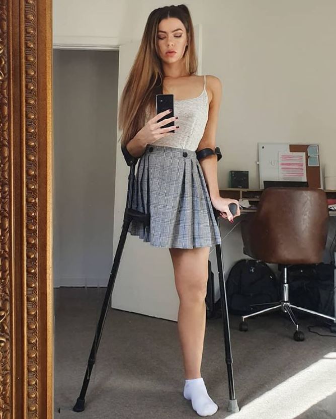 Cherie Louise height