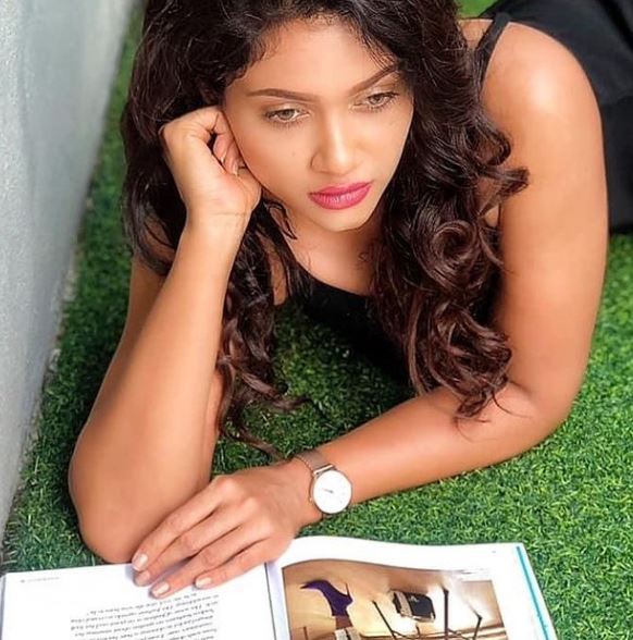Chulakshi Ranathunga loves to read magazines