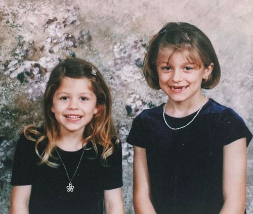 Cydney Moreau childhood picture with her sister Kaitlyn Moreau