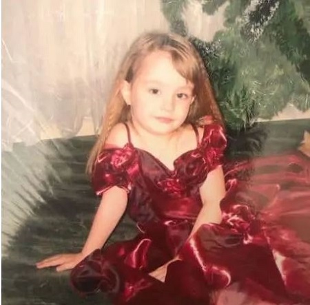 Dasha Taran childhood picture