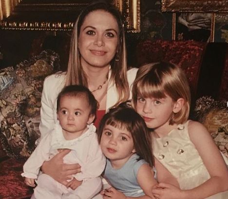 Ivy Love Getty with her mom Alyssa Jewels and siblings