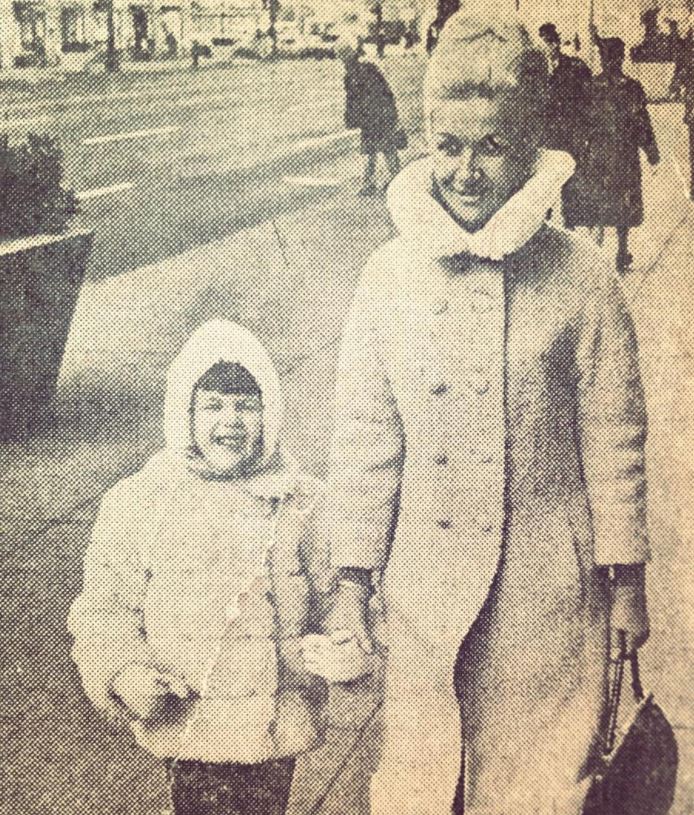 Kym Douglas childhood picture with her mother