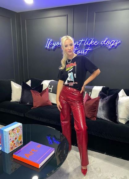 Lauren Kyle height