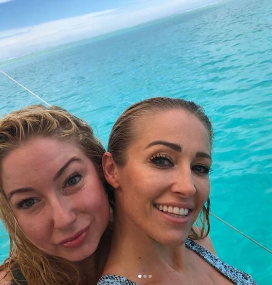 Mary with her sister Anna