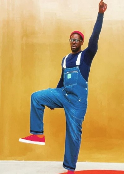Mustafa Shakir height is 6 feet 2 inches