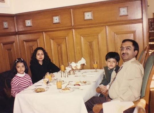 Old image of Gayatri Bhardwaj with her family