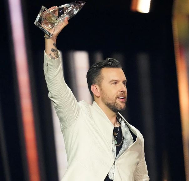 Osborne won CMA Awards