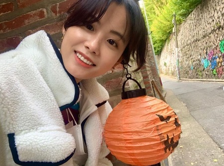 Seo Ji Seung Net Worth, Income Source & Salary