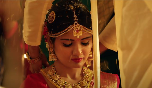 The female main character is played by Geeth Saini