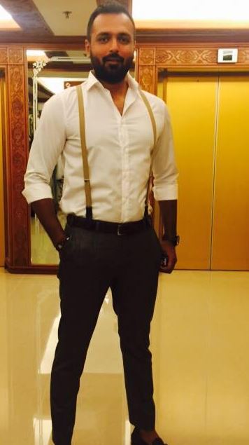 Varun Bangera height