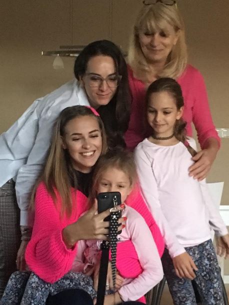 Veronika with her mom and siblings