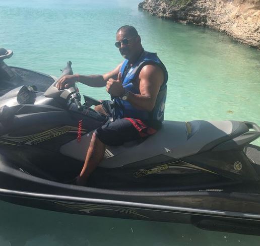 Vladimir Curiel likes boating