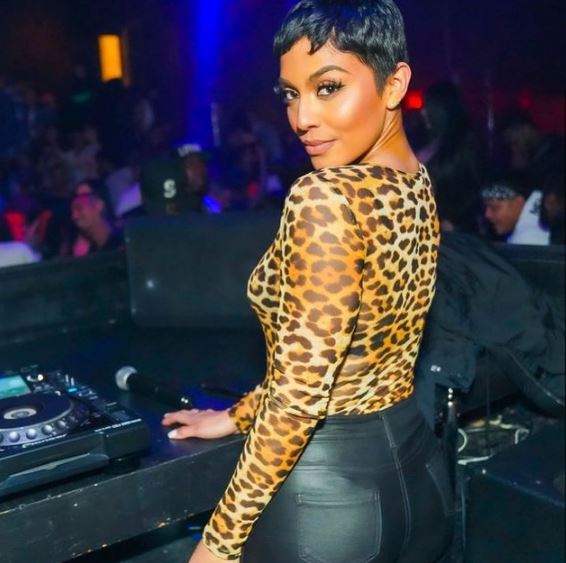 Abby De La Rosa is a DJ