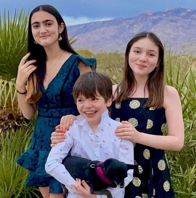 Alexa Swinton with her brother Maxim Swinton and siste Ava Swinton