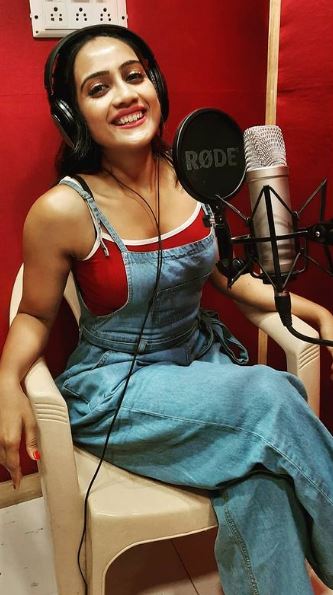 Amika Shail is a singer