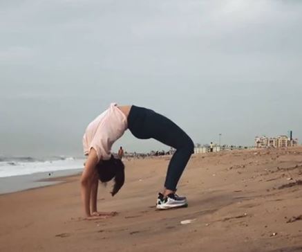 Amrutha Srinivasan does Yoga