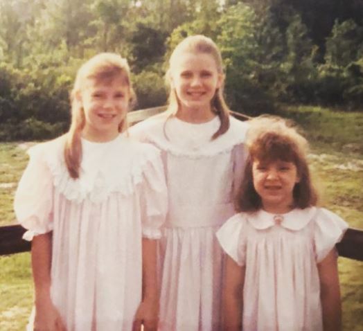 Anna Renee Duggar old image with her sisters