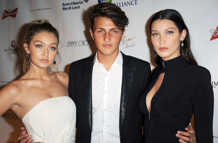 Anwar Hadid with his sisters Bella Hadid and Gigi Hadid