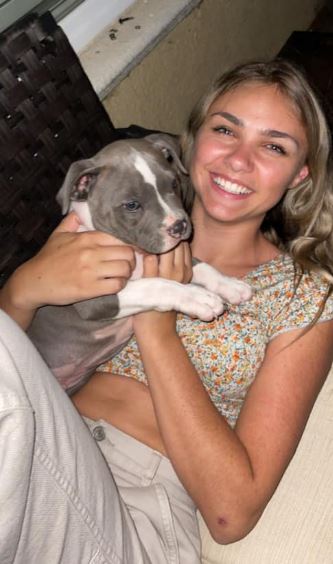 Ariana Lee has a pet dog