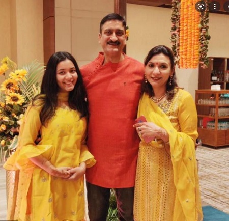 Brigadier LS Lidder with his wife and daughter