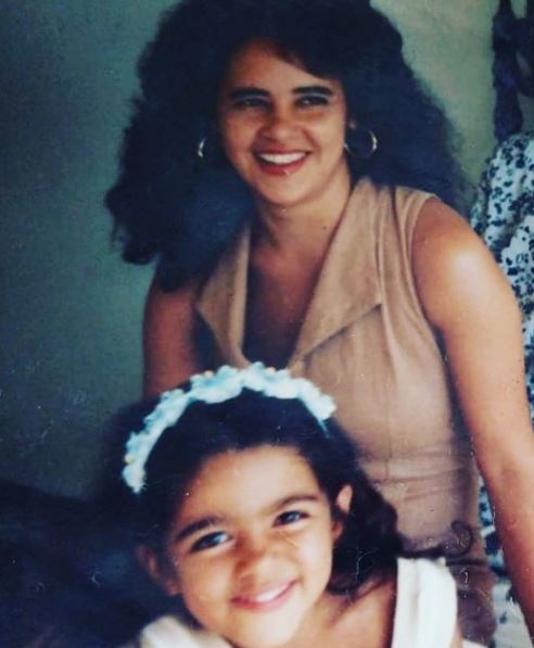 Camila Alves old image with her mom