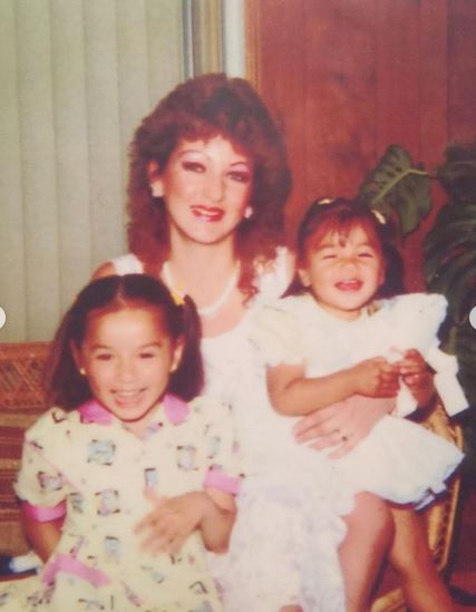Childhood photo of Brittanya with her mom and sister Tiffany O'Campo