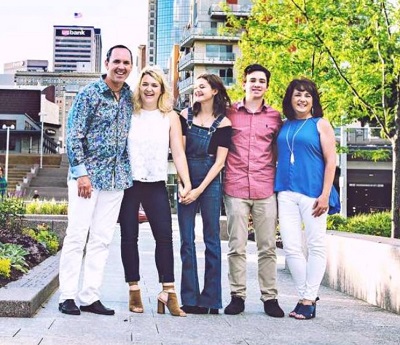 Ciara Bravo with her mother Tammy Bravo, father Mike Bravo and sibling Rikkel Bravo, Jaxon Bravo