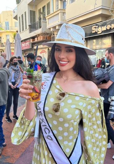 Debora Hallal prefers to intake healthy drinks