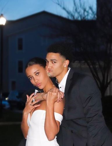 Elle Smith with her boyfriend
