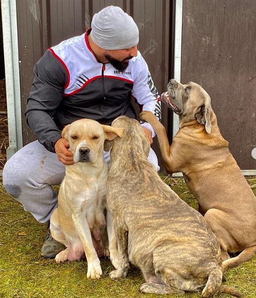 Frederic Sinistra was an animal lover